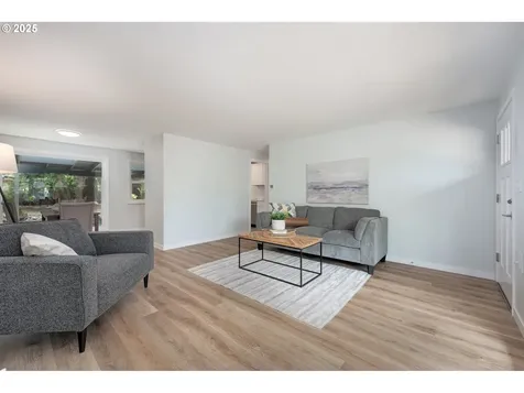 9706 SE Grant Court Portland OR 97216