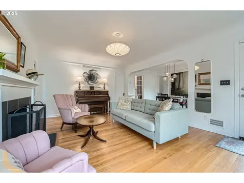 5323 NE 27th Avenue Portland OR 97211