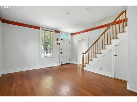 4272 SE Washington Street Portland OR 97215