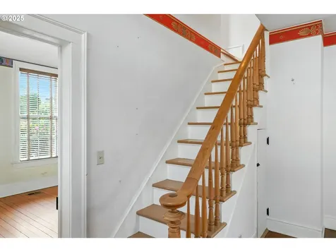 4272 SE Washington Street Portland OR 97215