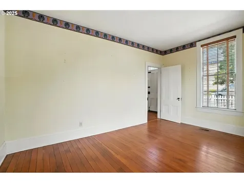 4272 SE Washington Street Portland OR 97215
