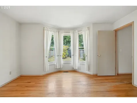 4272 SE Washington Street Portland OR 97215