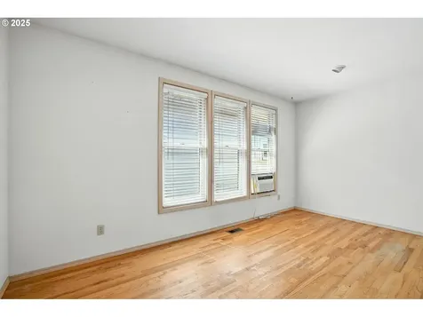 4272 SE Washington Street Portland OR 97215