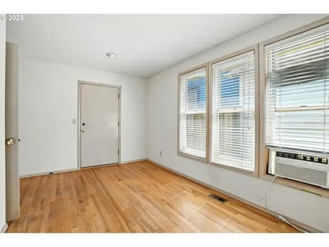4272 SE Washington Street Portland OR 97215