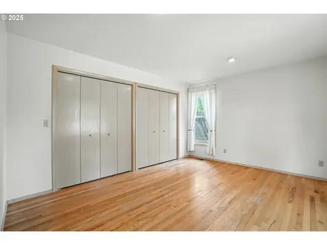 4272 SE Washington Street Portland OR 97215