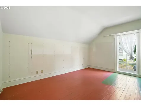4272 SE Washington Street Portland OR 97215