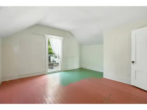 4272 SE Washington Street Portland OR 97215