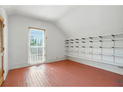 4272 SE Washington Street Portland OR 97215