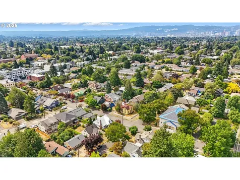 4272 SE Washington Street Portland OR 97215