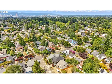 4272 SE Washington Street Portland OR 97215