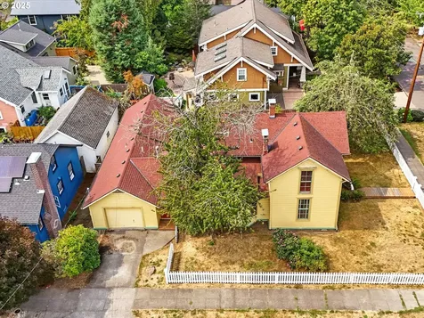 4272 SE Washington Street Portland OR 97215