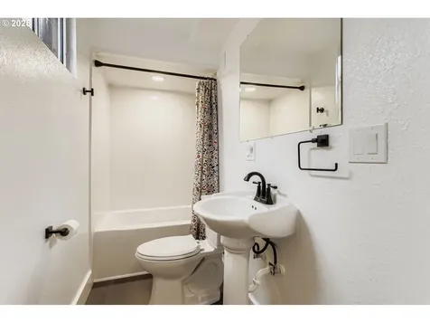 660 NE 20th Avenue Canby OR 97013