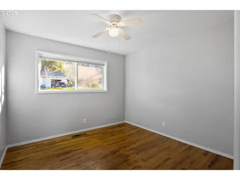2488 W Lorraine Avenue Roseburg OR 97471