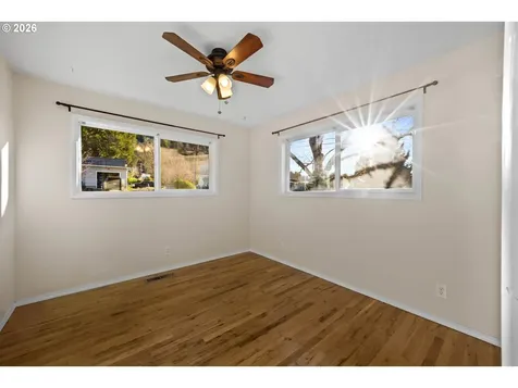 2488 W Lorraine Avenue Roseburg OR 97471