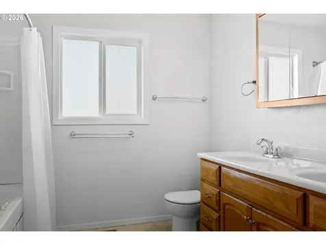 2488 W Lorraine Avenue Roseburg OR 97471