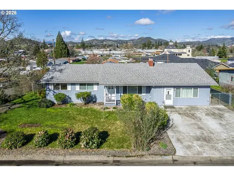 2488 W Lorraine Avenue Roseburg OR 97471