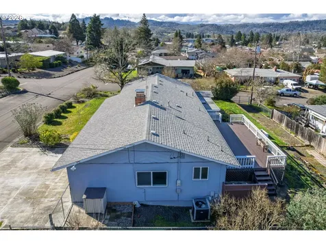 2488 W Lorraine Avenue Roseburg OR 97471