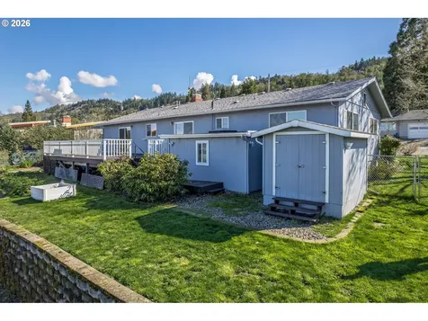 2488 W Lorraine Avenue Roseburg OR 97471