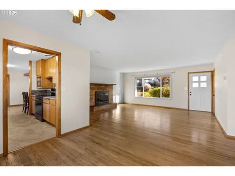 2488 W Lorraine Avenue Roseburg OR 97471