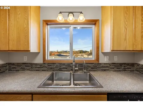 2488 W Lorraine Avenue Roseburg OR 97471