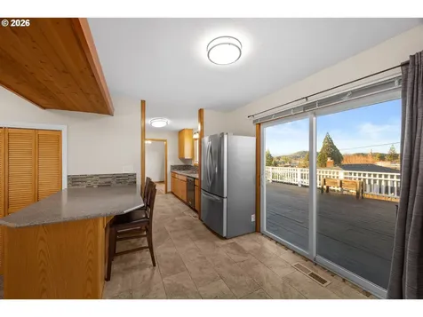 2488 W Lorraine Avenue Roseburg OR 97471