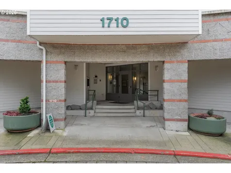 1710 S Harbor Way Portland OR 97201