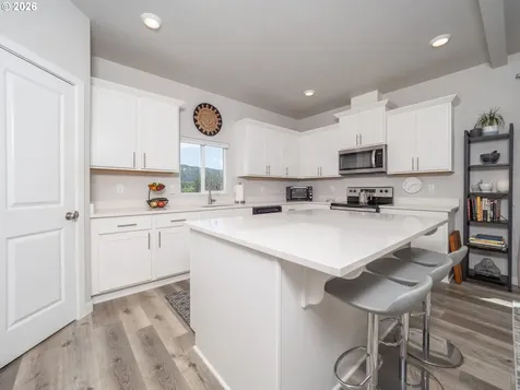 1458 N Siltstone Avenue Newberg OR 97132