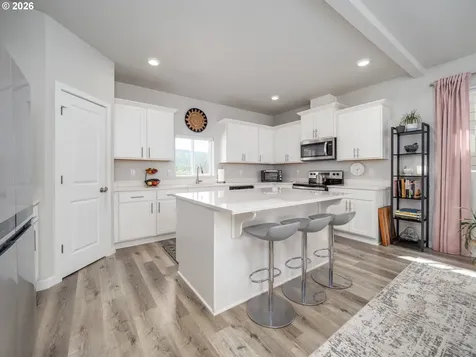 1458 N Siltstone Avenue Newberg OR 97132
