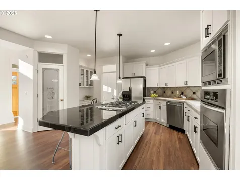10248 SE Nicole Loop Happy Valley OR 97086