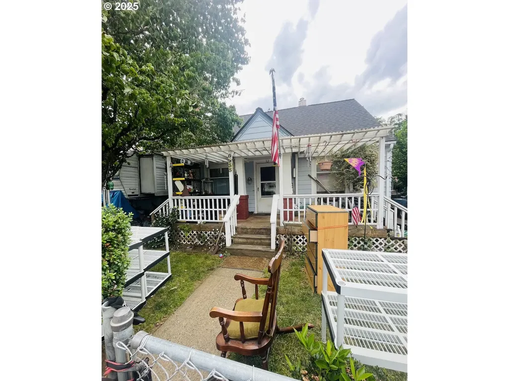 6935 SE 66th Avenue Portland OR 97206