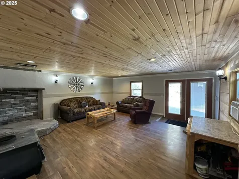 748 E Main Street John Day OR 97845