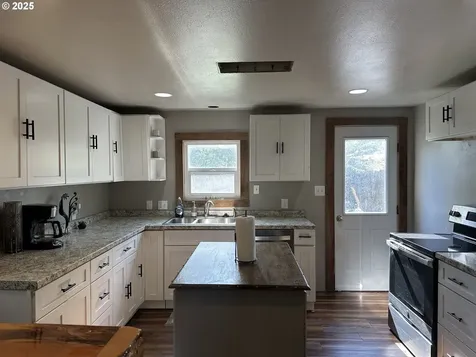 748 E Main Street John Day OR 97845