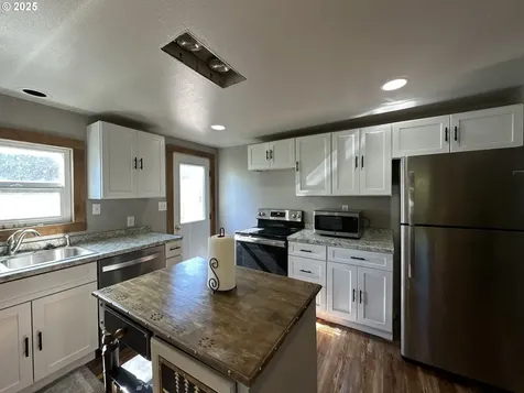 748 E Main Street John Day OR 97845
