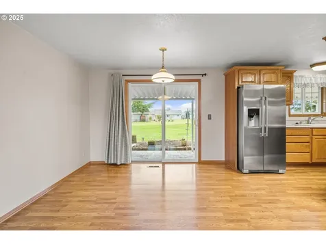 122 E Clackamas Circle Woodburn OR 97071