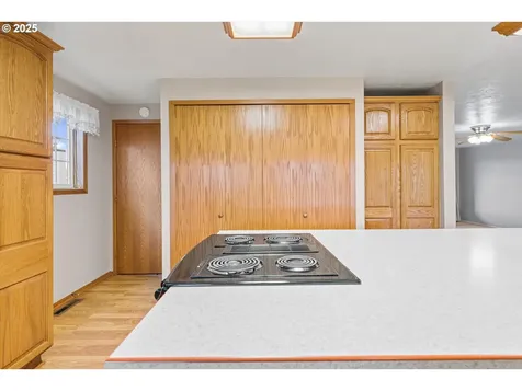 122 E Clackamas Circle Woodburn OR 97071
