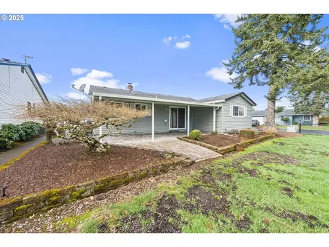 122 E Clackamas Circle Woodburn OR 97071