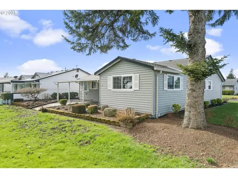 122 E Clackamas Circle Woodburn OR 97071
