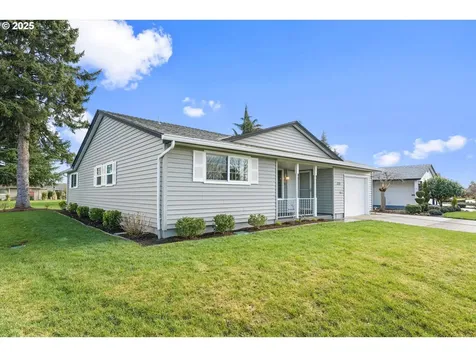 122 E Clackamas Circle Woodburn OR 97071