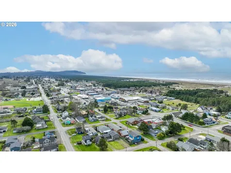 209 5th Street NE Long Beach WA 98631