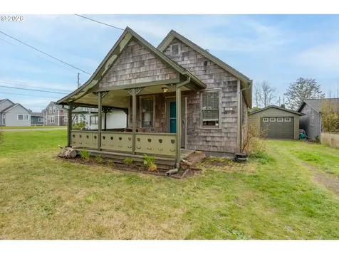 209 5th Street NE Long Beach WA 98631