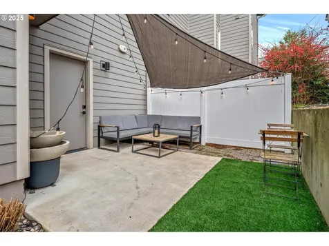670 NE Webster Street Portland OR 97211