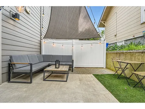 670 NE Webster Street Portland OR 97211