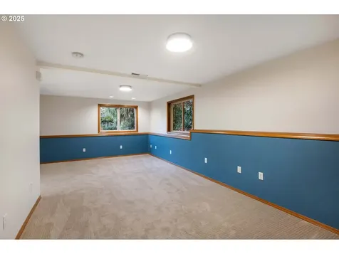 6020 SW Florida Street Portland OR 97219