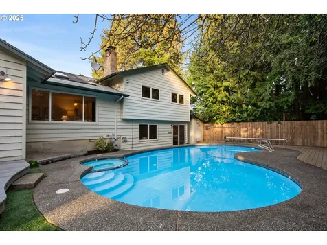 6020 SW Florida Street Portland OR 97219