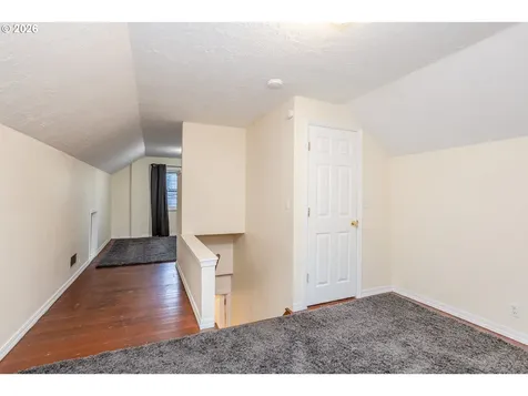 9436 NE Prescott Street Portland OR 97220