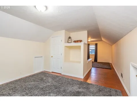 9436 NE Prescott Street Portland OR 97220