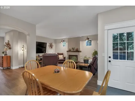 1155 Little John Loop Salem OR 97304