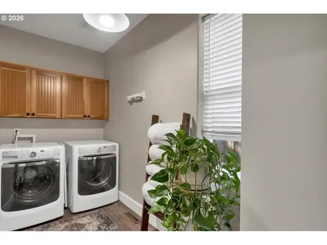 1155 Little John Loop Salem OR 97304