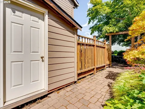 1600 S Redwood Street Canby OR 97013