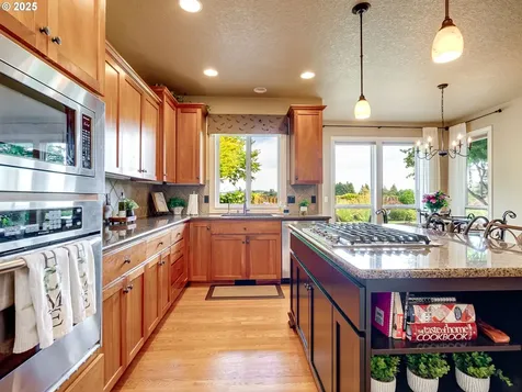 1600 S Redwood Street Canby OR 97013